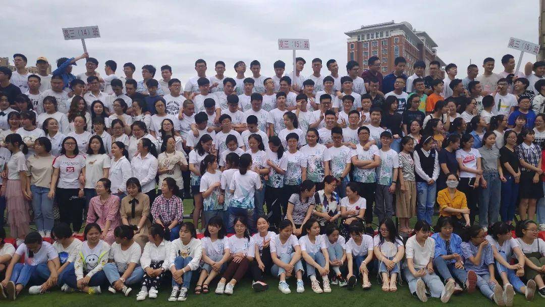 DNF手游搬砖脚本深度解析:效率与风险并存的技术探索 第1张 DNF手游搬砖脚本深度解析:效率与风险并存的技术探索 第1张
