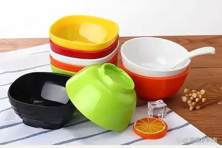 央视点名4种致癌餐具及其危害