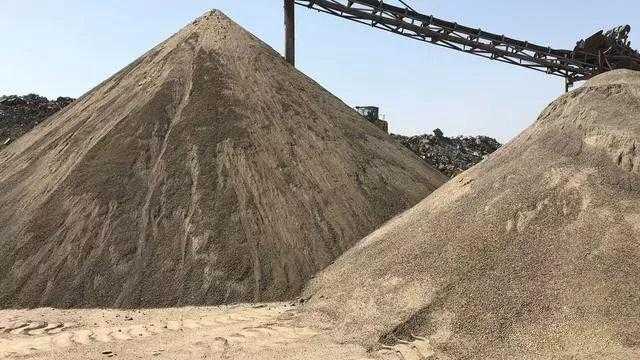 萤火突击破解版修改器下载破解修改游戏体验