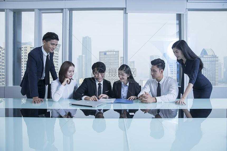 企业级虚拟主机深度评测：性能与安全全面解析