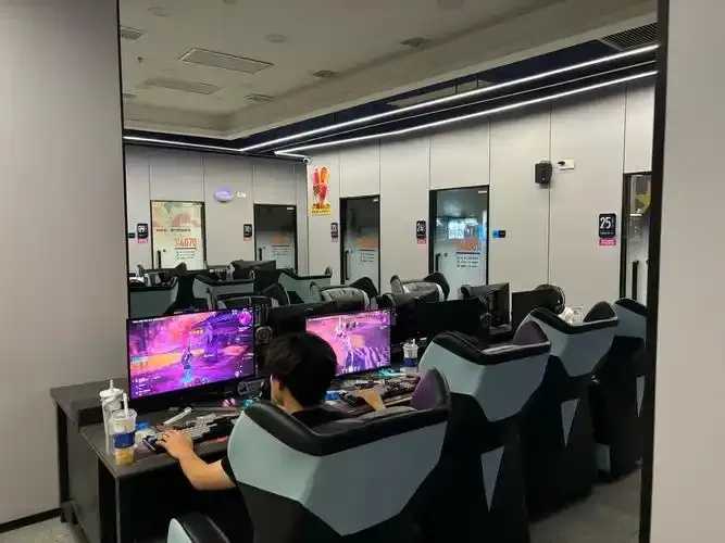CF穿越火线辅助工作室，cf辅助，穿越火线辅助，辅助工作室