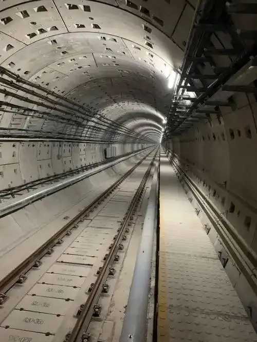 地铁逃生辅助卡网，地铁逃生辅助卡网标题生成