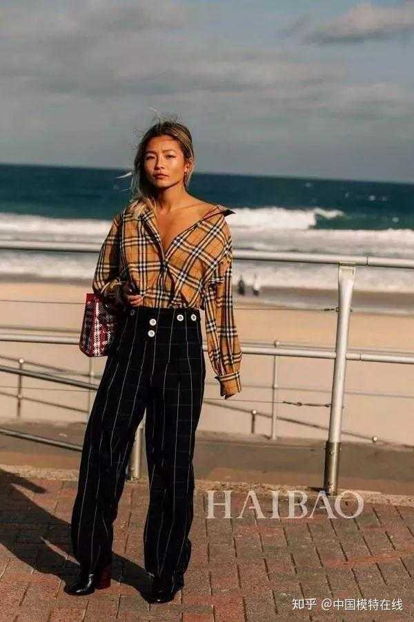 地下城の女骑士彩蛋，隐藏剧情与秘密解析