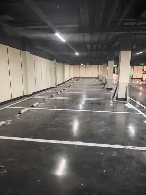 绵阳科技城新区，绵泰路地下停车场建设项目进展顺利