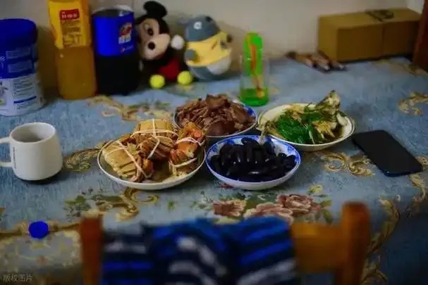 央视点名4种致癌餐具