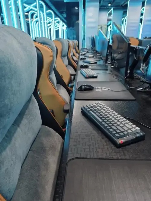 使命召唤辅助工作室简介