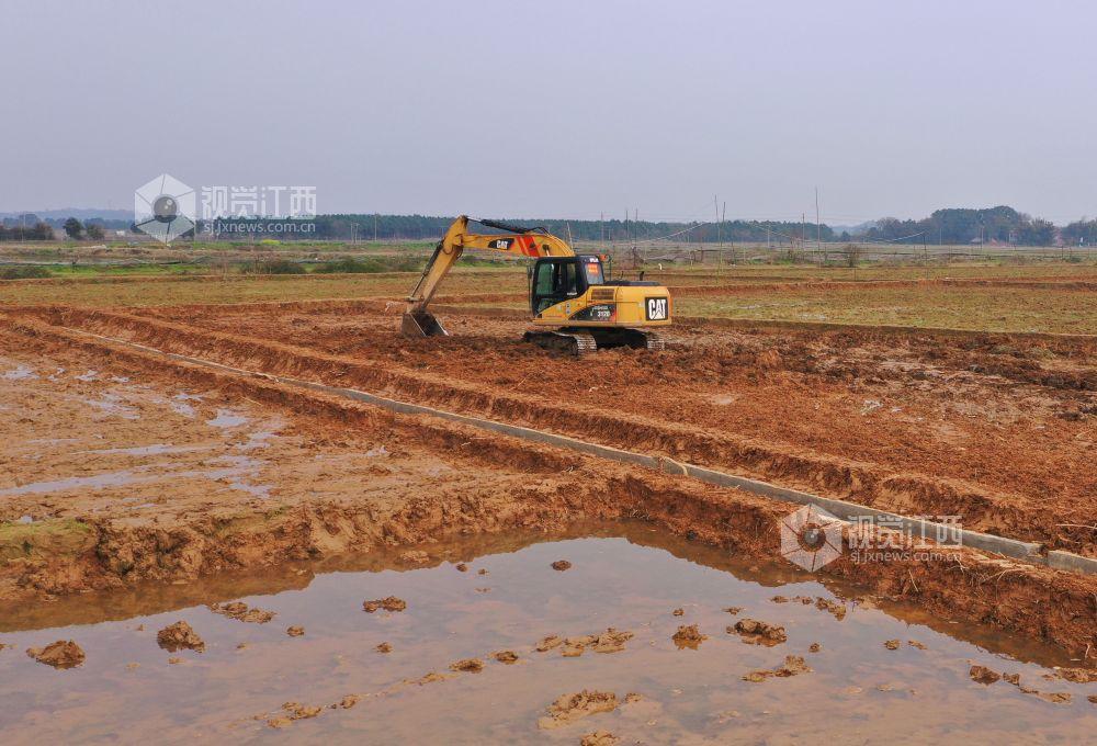 曙光英雄必备辅助修改器工具推荐