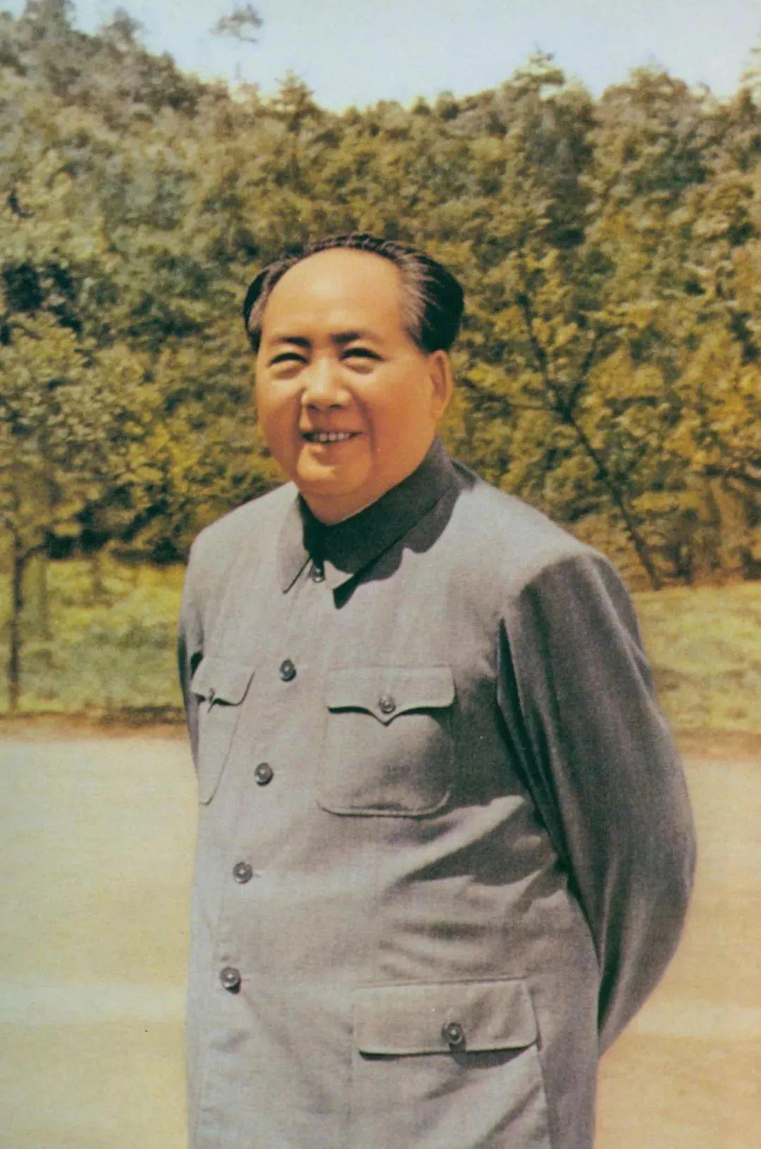 臭猫地铁逃生扶贫视频:记录感人瞬间