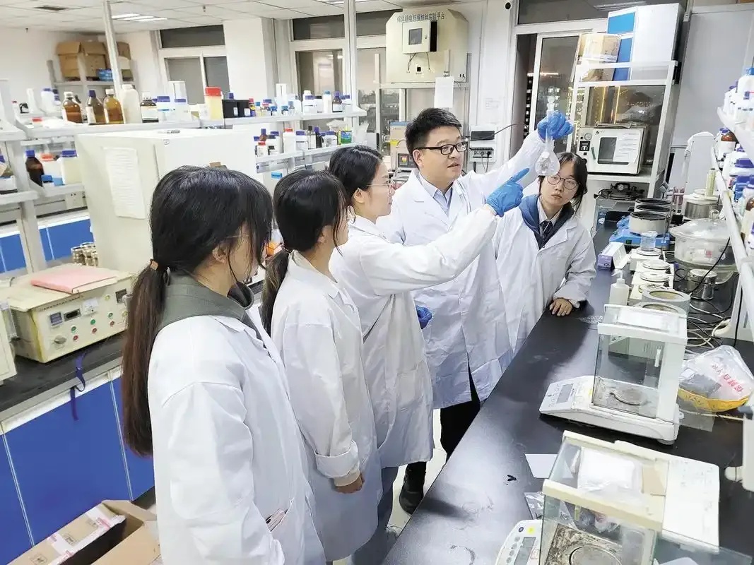 高层次科技团队建设策略