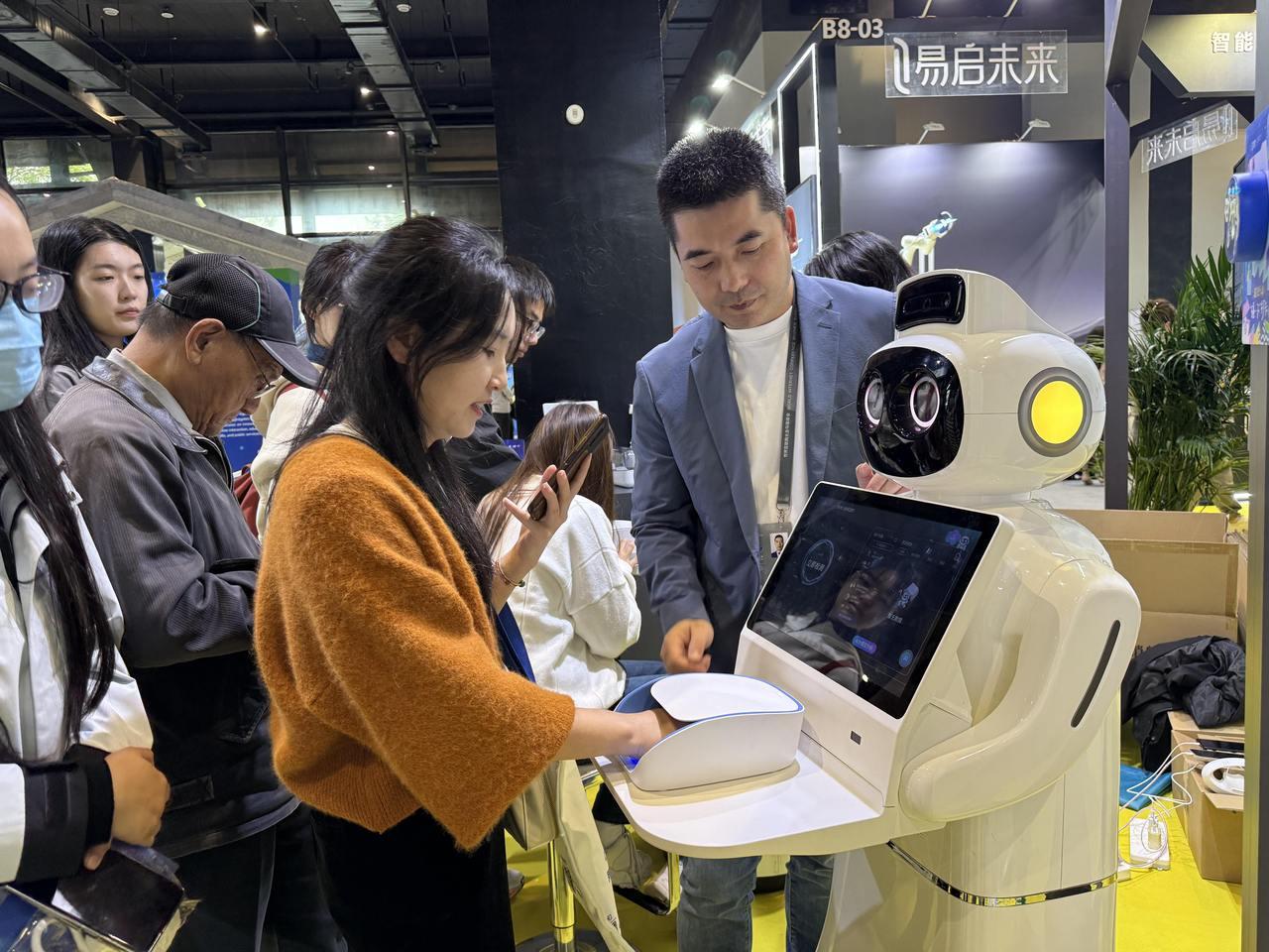 高能英雄破解容器:谁在背后操控神秘力量