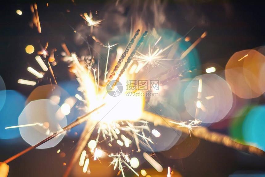 和平精英火花辅助:真的能让你秒变大神吗?