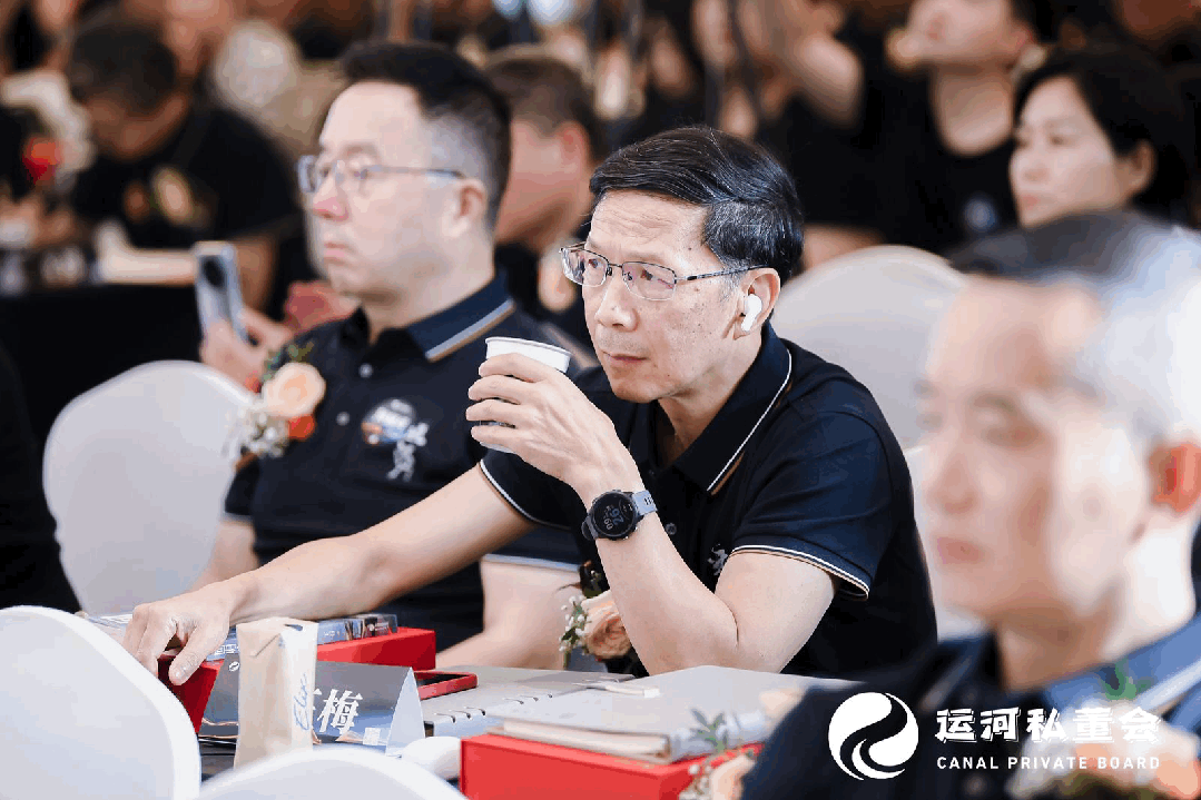 和平精英月尘辅助直装揭秘高效神器!