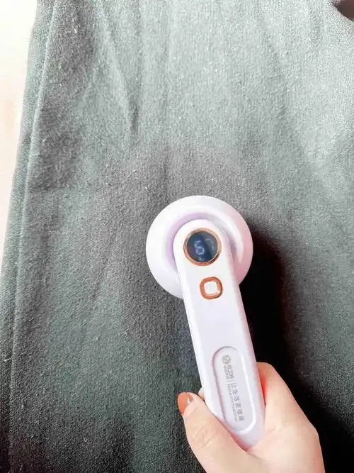 去衣服毛球神器：专业清理方法
