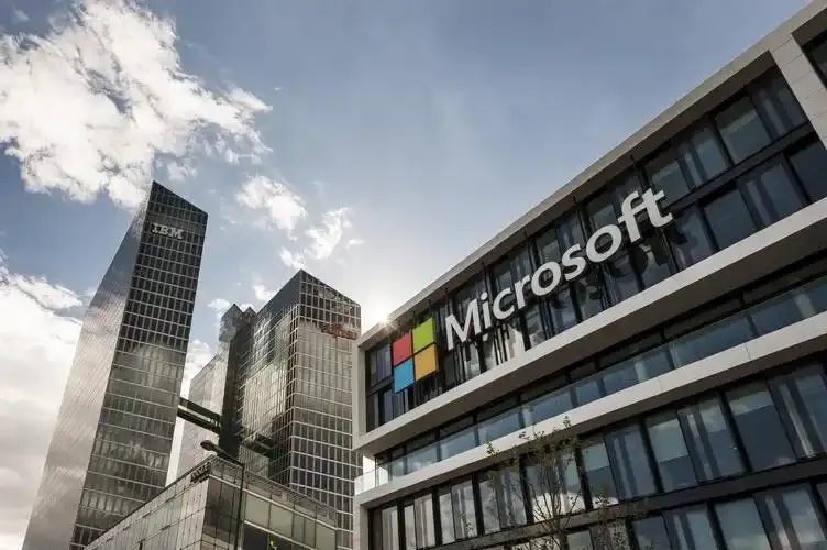 微软Azure云计算平台企业上云指南与最新功能解析
