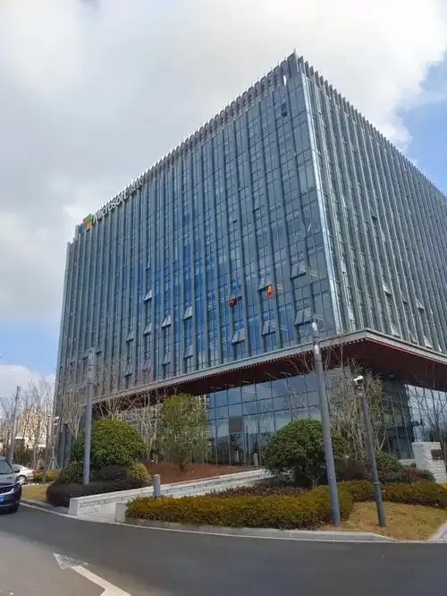 微软云计算中心技术领先性及行业应用场景解析